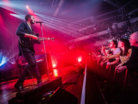 Miniconcert Editors wordt voor winnaar Leon wel héél bijzonder