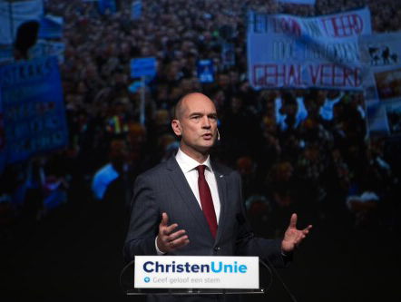 Gert-Jan Segers (CU) trekt door 't land