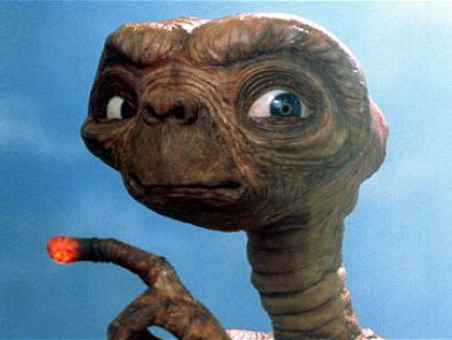 Jeangu Macrooy, Samora Bergtop & Atze de Vrieze over buitenaards leven