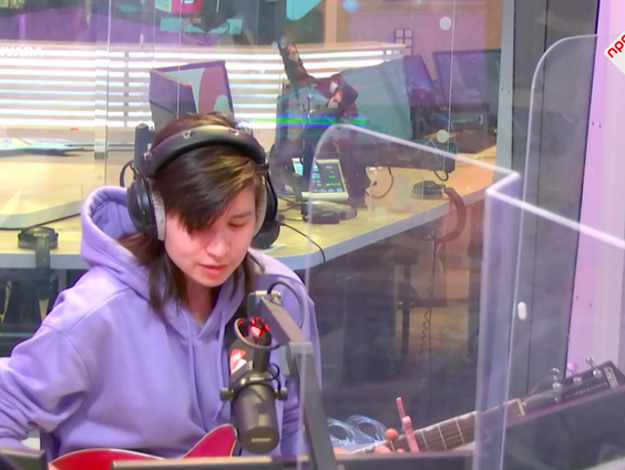 Laura Sjin- Misschien (Live @ Giel)