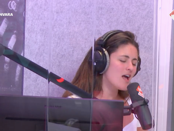 Lorren- stronger than me (Live @ Giel)