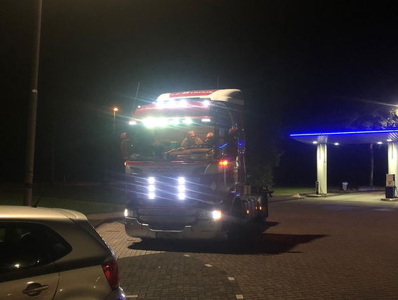 500X Zet 'm op : Rutger - Rutger wordt opgehaald met de truck van Rinus