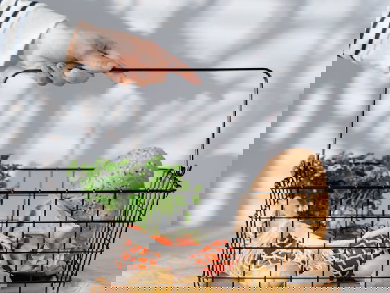 Er zijn tientallen winkelmandjes gestolen in Tubbergen! Hoe kan dat? Jeroen gaat op onderzoek uit!