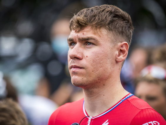 Wielerverslaggever Gio Lippens over crash Fabio Jakobsen in Ronde van Polen