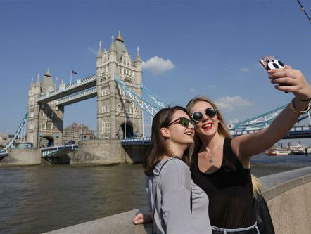 Selfie's zorgen ervoor dat plastisch chirurgen steeds meer mensen moeten ‘maken’ zoals ze op de foto staan!
