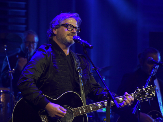 Guus Meeuwis - ‘Alleen’ live bij Muziekcafé in Poppodium 013 (Club Zoveel)