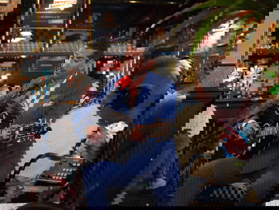 Danny Vera speelt 'For Someone I Still Don't Know'