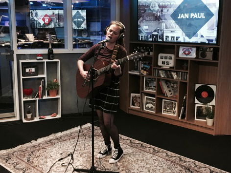 Akoestische Nachtsessie: Popronde-talent Kiki Mettler