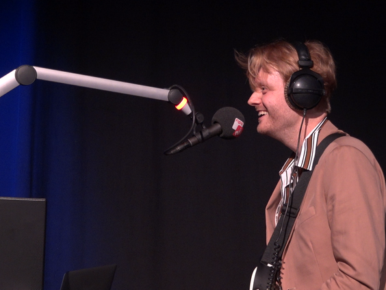 Baer Traa ging van klassiek leren spelen, naar jazz naar “de muziek van de duivel”