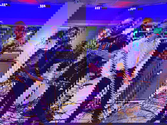 Certain Animals - Strawberry Sunset (live @ Blokhuis)