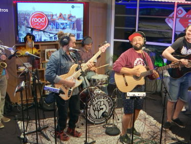 Tentempiés - Es Mi Vida live @ Roodshow Late Night