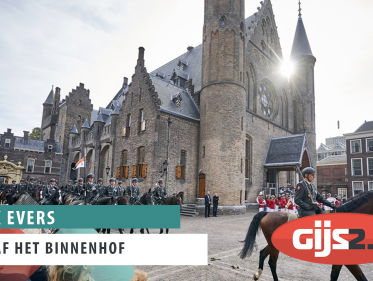 Koningshuisverslaggever Rick Evers vanaf het binnenhof