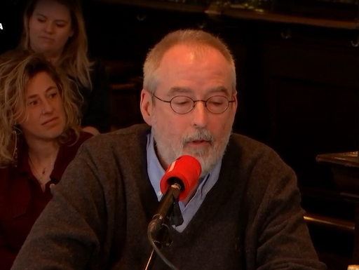 Auteur Ronald Giphart proeft bieren in de meedrinkpodcast Fuck Wijn. Biersommelier Frits Dunnink probeert ...