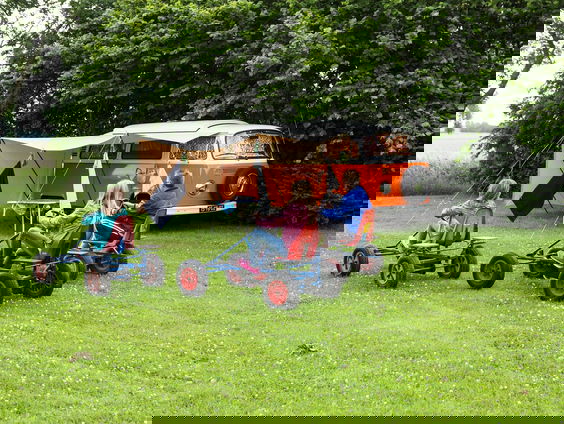 Appie bezorgt minima fantastische all inclusive vakantie dankzij gulle giften