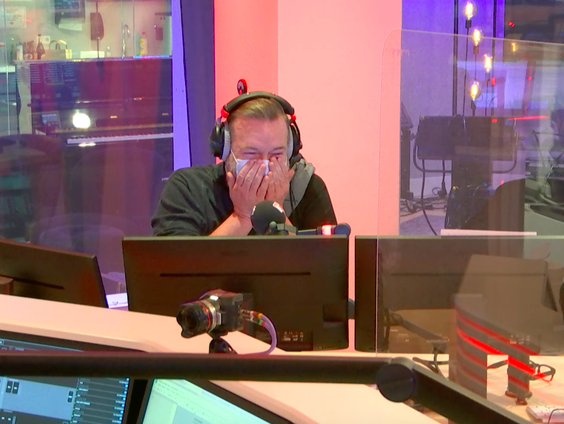 V-day! Jeroen Kijk in de Vegte test pijnlijkheid vergelijkbare prik