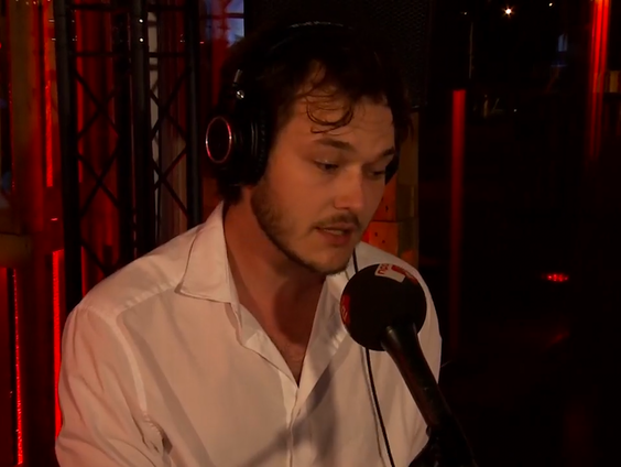 Ramon Chartrer speelt zijn nummer 'Vergeet' voor zijn overleden oma (Live @ GIEL)