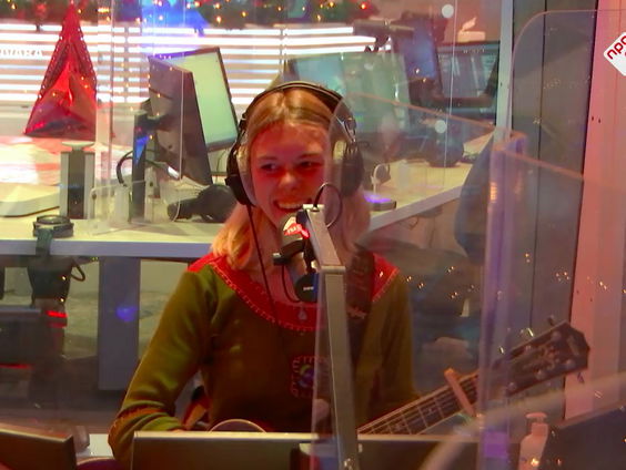 Lotte Walda - Language of the sun (live@giel)