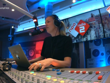 Het is Internationale Zwarte Kat Dag, tijd voor bijgelovige plaatjes en leuke audio appjes!