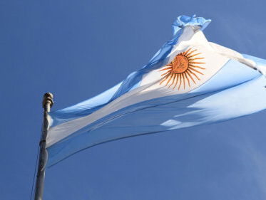 Z-Amerika-correspondent Marc Bessems vertelt hoe het overlijden van Zorreguieta valt in Argentinië