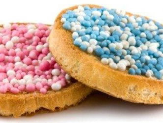 Welke kleur moeten genderneutrale muisjes krijgen?