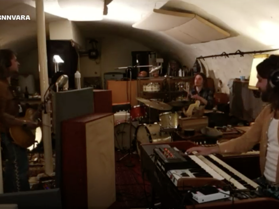 Hoe DeWolff half Europa doorreed voor een afgelaste tour en trendsetter werd