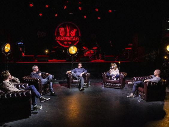 “Ik ben heel erg zenuwachtig.” Racoon trapt het jaar af bij Muziekcafé!