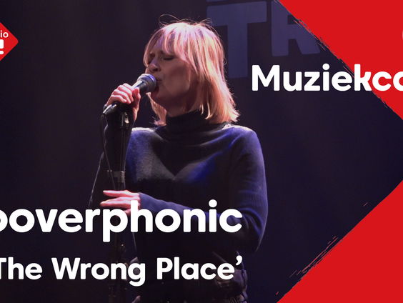 Hooverphonic - The Wrong Place | live in Muziekcafé