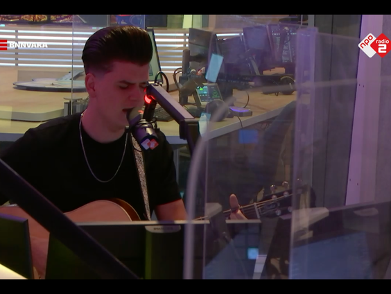 Mick Stender covert Leave Before You Love Me van Marshmellow (Live @ Giel)