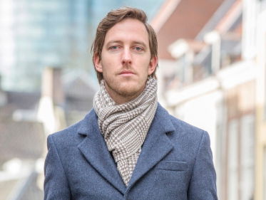 Willem werkt als dichter voor een bank!