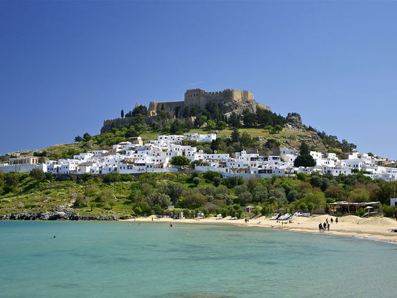 Amy is één van de gelukkigen die op proefvakantie naar Rhodos mag!