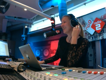 Eef sloopt een stuk van de Scheveningse pier en vraagt ondertussen de 400ste plaat aan!