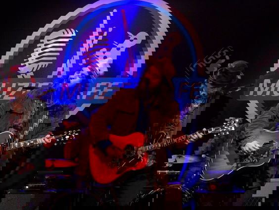 Voltage - Wild And Blue live in Muziekcafé