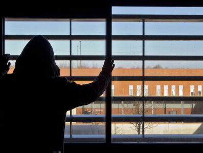 Jonge criminelen niet meer de cel in maar een goed gesprek