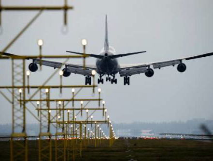Yteke de Jong: 'Ministerie van I&W sjoemelde in 2008 met geluidsnormen rondom Schiphol'