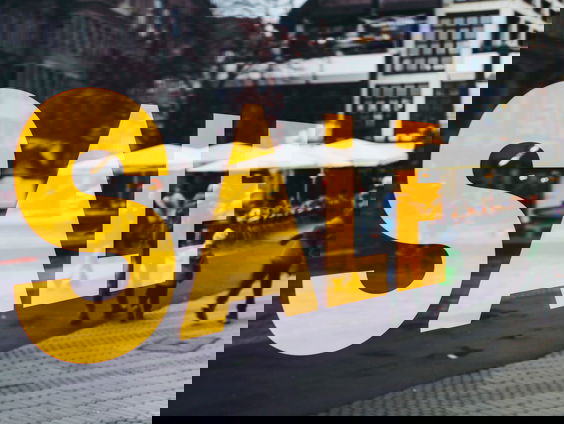 Hoe overleef je Black Friday? Consumentenpsycholoog Patrick Wessels geeft handige tips