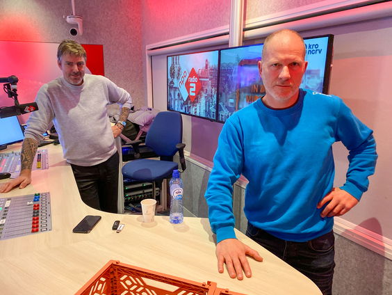 Maxim Hartman is tafelheer van De Wild in de Middag