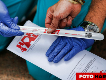 De polsbandjes van Bettina brengen helden en slachtoffers na reanimatie in contact