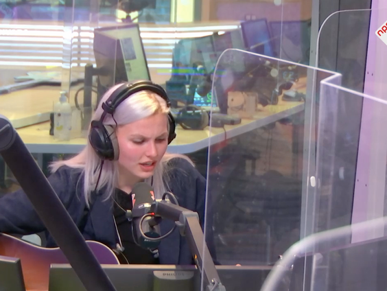 ISZA- Nothing else matters (Live @ Giel)