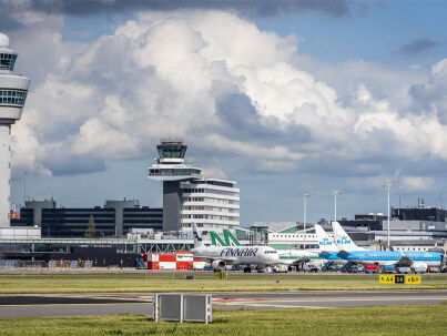 Transavia-Boeing bijna opgestegen van taxibaan