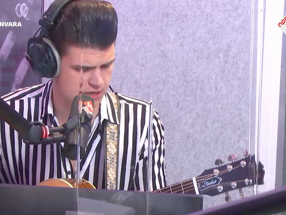 Mick Stender- Don't touch the hair (live @ Giel)