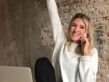 Bart en Freek verrassen Suzan met de NPO Radio 2 TopSong voor ‘Als Het Avond Is’