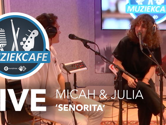 Micah & Julia - 'Señorita' live bij Muziekcafé