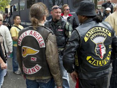 Vincent Rietbergen, Saïda Maggé & Tom Lash over motorbendes