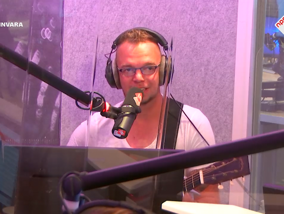 Josh van den Berg - The New Born (Live @ Giel)