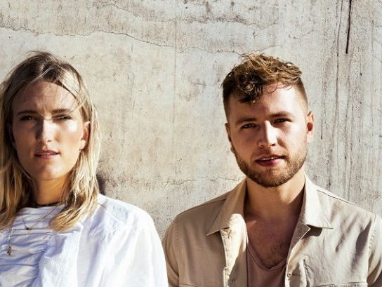 Parodie op "Als Het Avond Is"