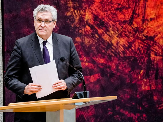 Henk Krol blij dat hij na afscheid Tweede Kamer eindelijk van zon kan genieten
