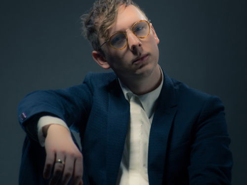 Rogier Pelgrim schrijft track over zwerfafval