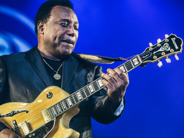 George Benson - ‘Kisses in The Moonlight’ live op North Sea Jazz