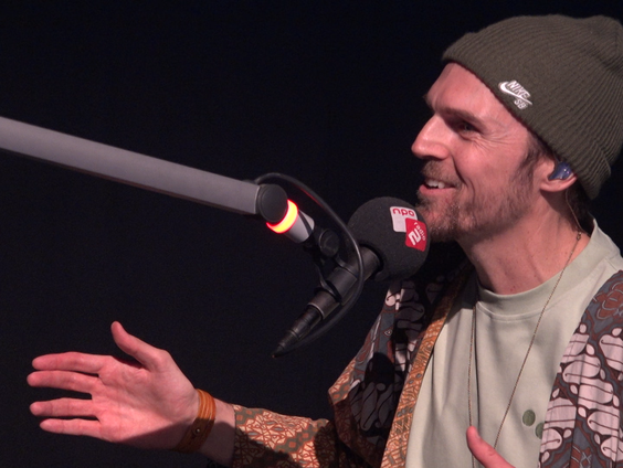 Goldkimono streeft naar diversiteit in repertoire met nieuwe single ‘Electric Swing’