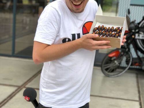 Frank van 't Hof proeft de allereerste Rode Duivels-bonbon